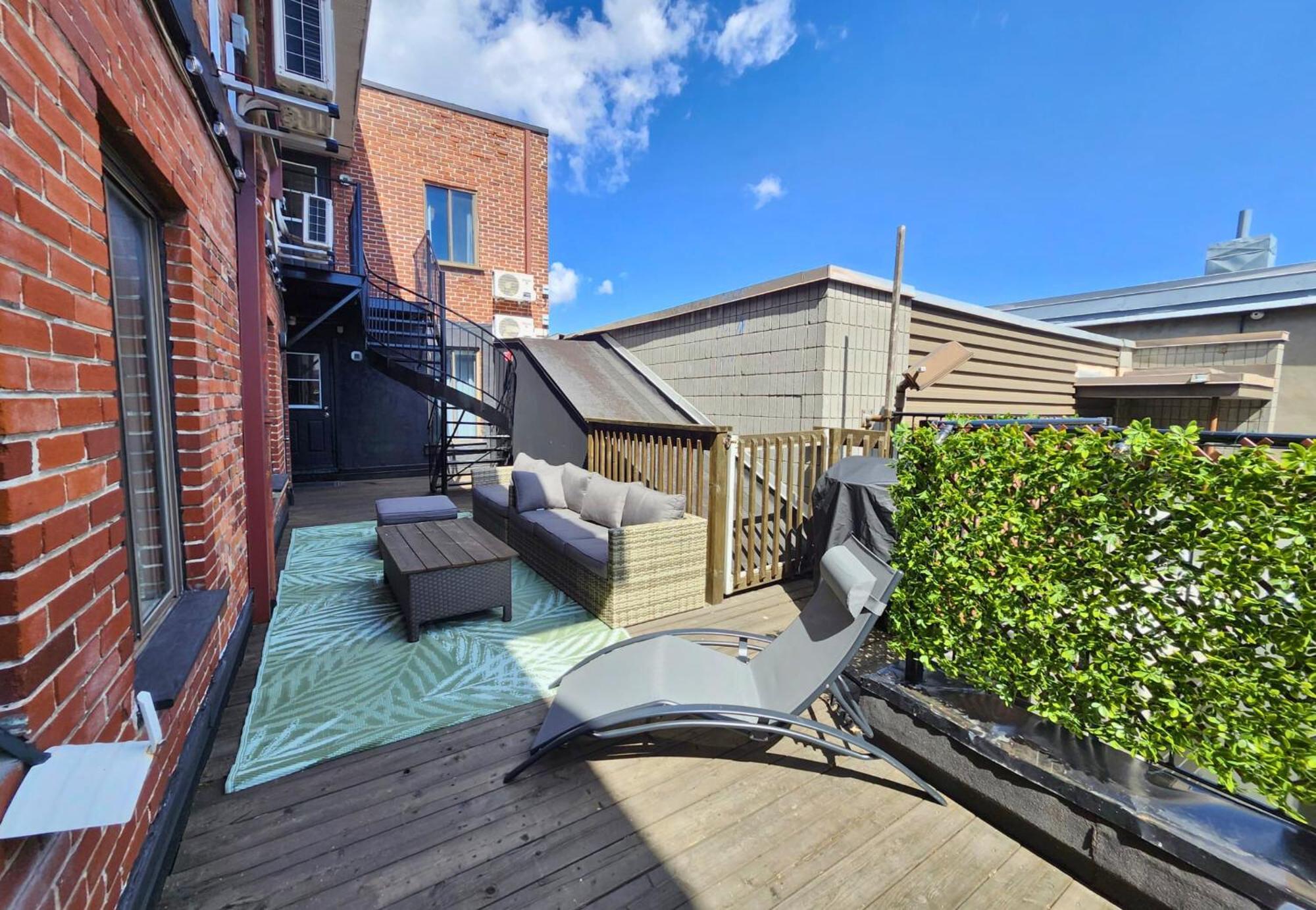 Liv Mtl Soho Aparthotel Montreal Exterior foto