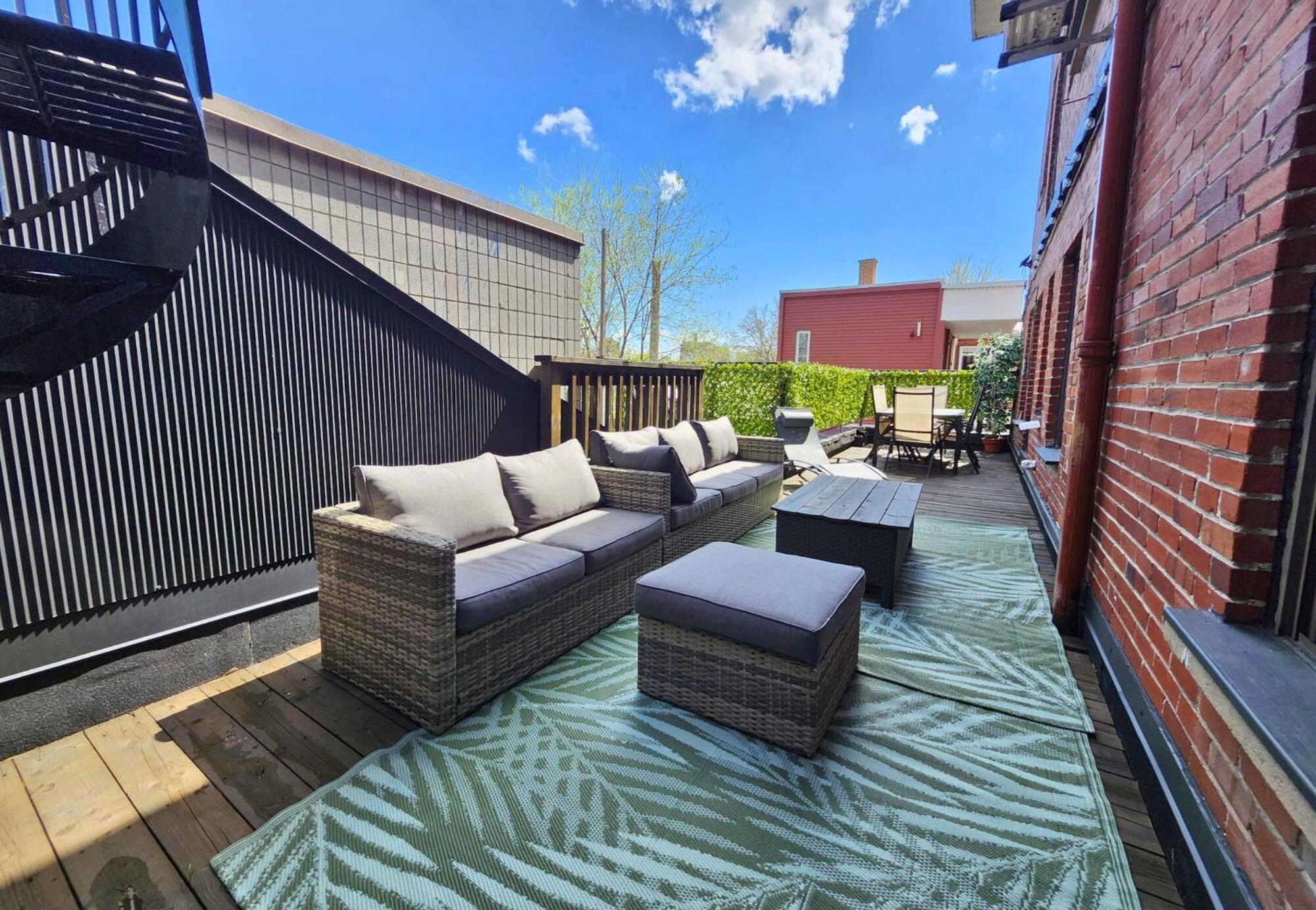 Liv Mtl Soho Aparthotel Montreal Exterior foto